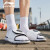 LI-NINGスリッパ2020夏中国ディズニーランドのスリッパ男性用の靴の外に熱い字のマジックを着て女性カップルの流行の靴の標準の白/標準黒(ウェストシリーズ)39.5(男性用)を貼ります。